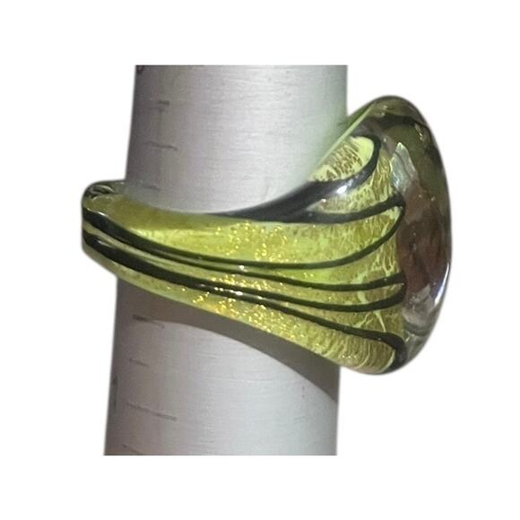 Modern Unisex Glass Ring Size 10 Yellow and Black - Picture 2 of 7